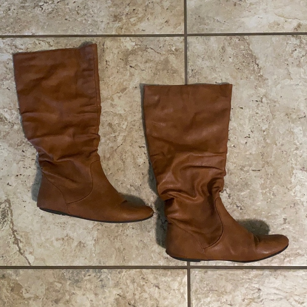 Tan boots, size 6